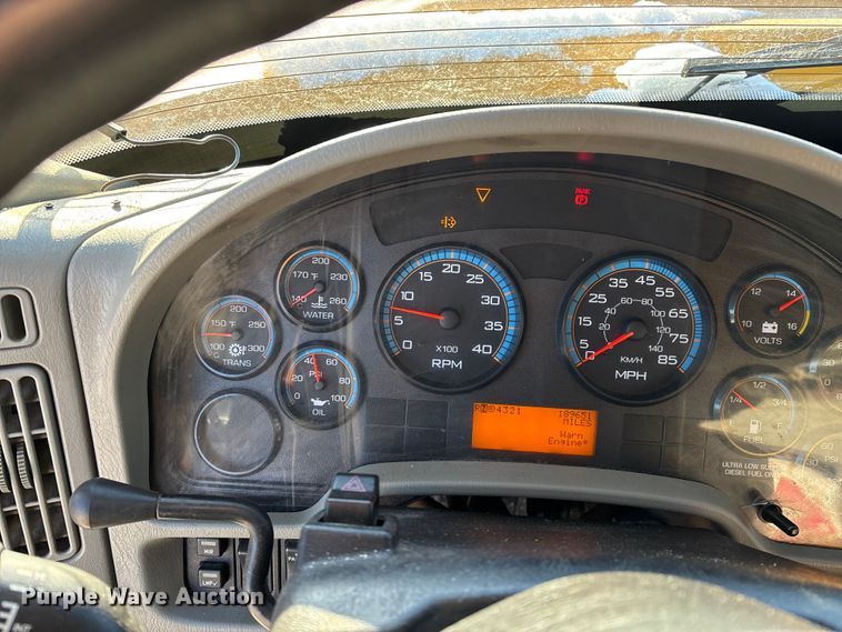 image for item FG0050 2010 International 7500 WorkStar dump truck