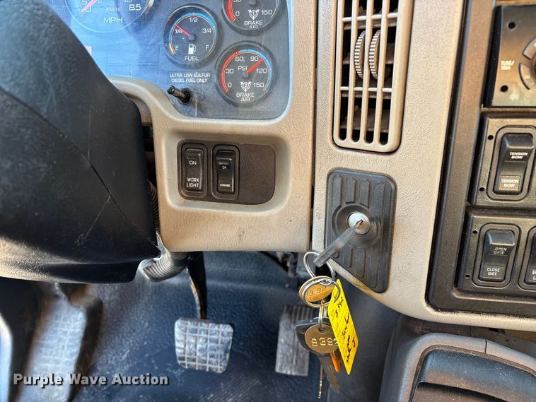 image for item FG0050 2010 International 7500 WorkStar dump truck