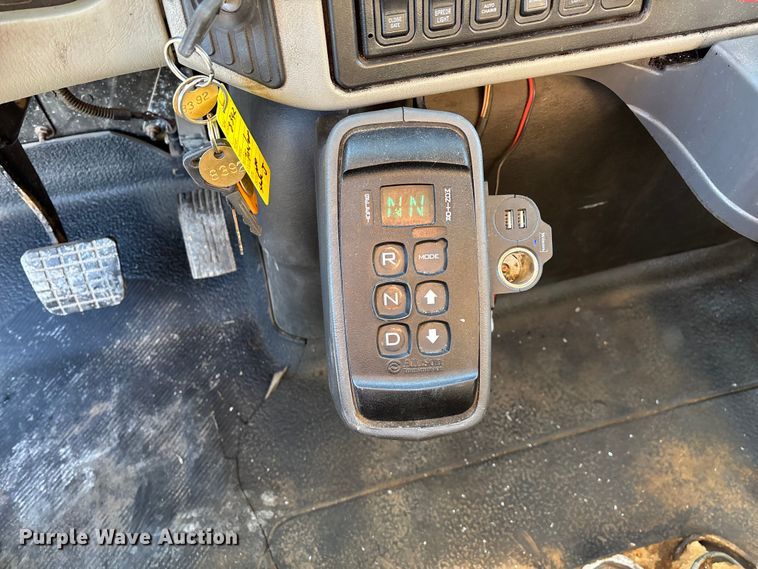 image for item FG0050 2010 International 7500 WorkStar dump truck