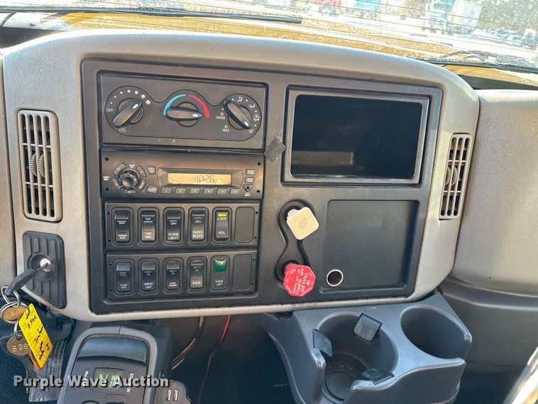 image for item FG0050 2010 International 7500 WorkStar dump truck