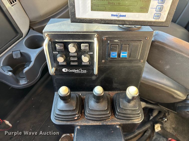 image for item FG0050 2010 International 7500 WorkStar dump truck