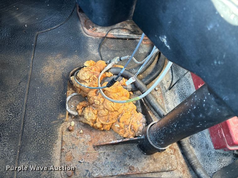 image for item FG0050 2010 International 7500 WorkStar dump truck