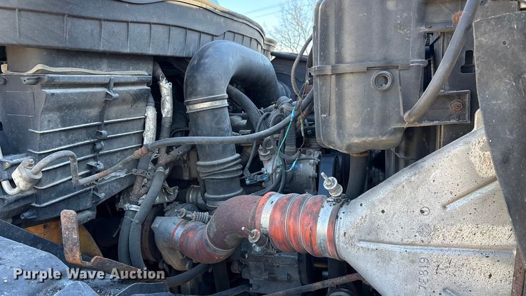 image for item FG0050 2010 International 7500 WorkStar dump truck