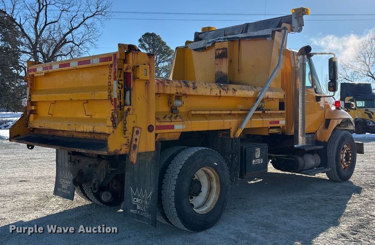 image for item FG0054 2006 International 7400 dump truck