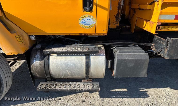 image for item FG0054 2006 International 7400 dump truck