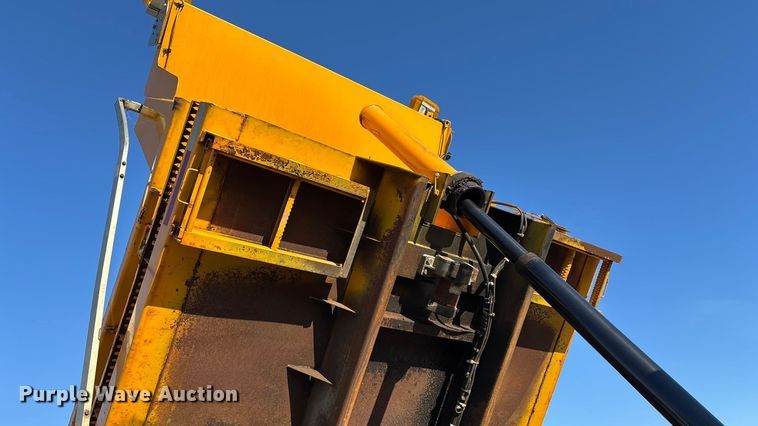 image for item FG0054 2006 International 7400 dump truck