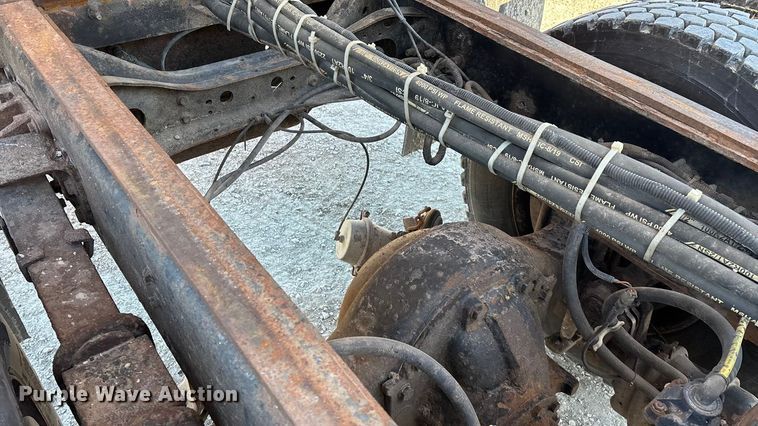 image for item FG0054 2006 International 7400 dump truck