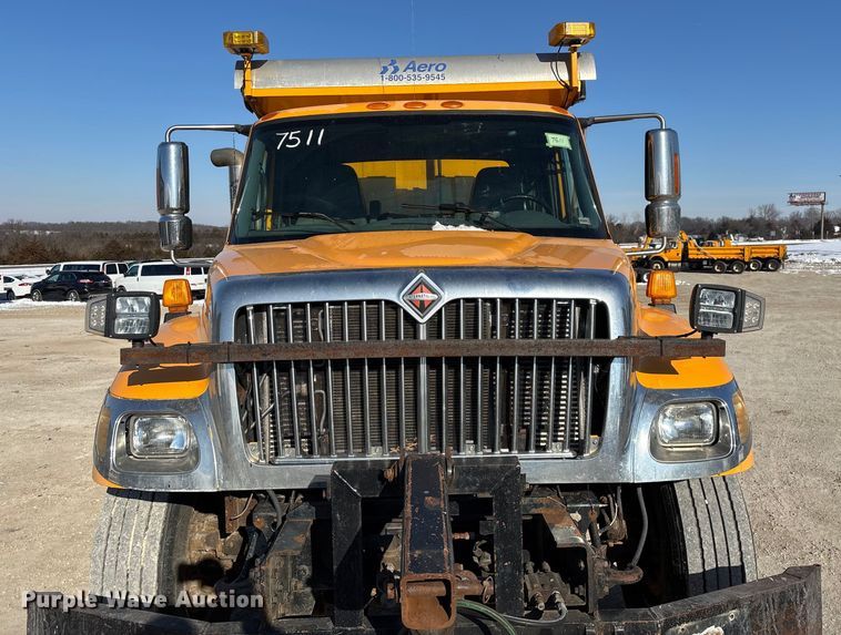 image for item FG0054 2006 International 7400 dump truck