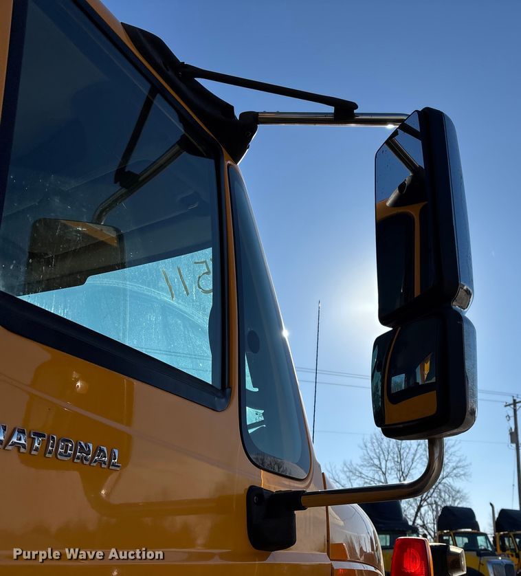 image for item FG0054 2006 International 7400 dump truck