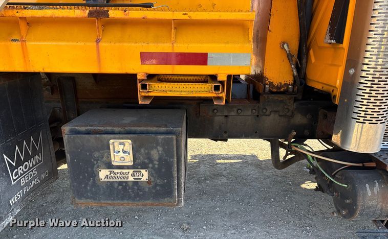 image for item FG0054 2006 International 7400 dump truck