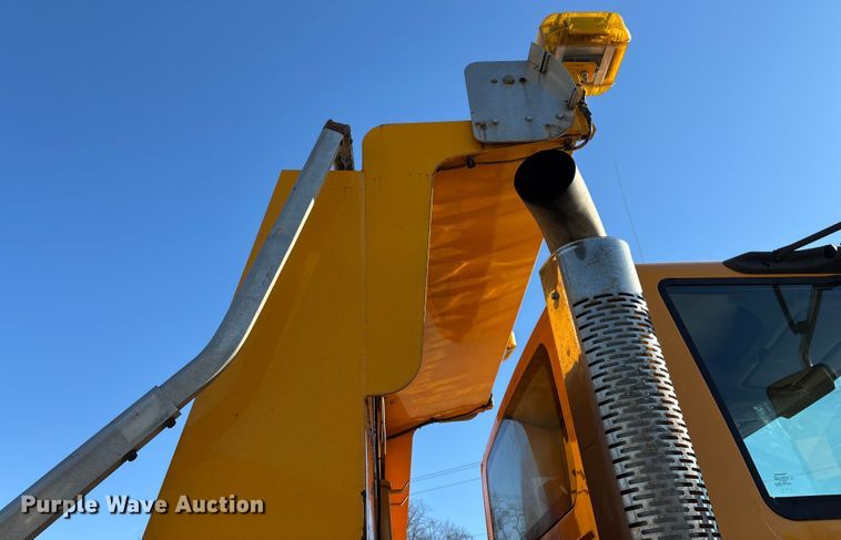 image for item FG0054 2006 International 7400 dump truck