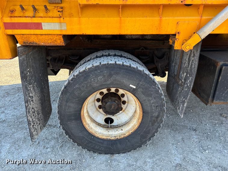 image for item FG0054 2006 International 7400 dump truck