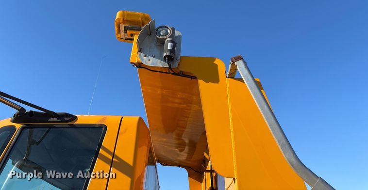 image for item FG0054 2006 International 7400 dump truck