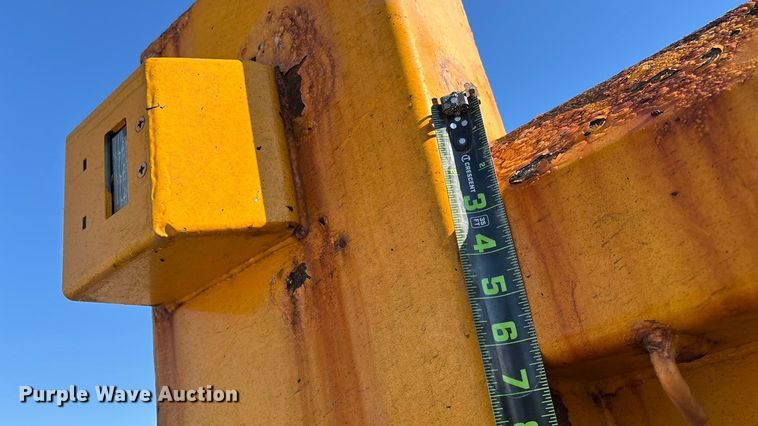 image for item FG0054 2006 International 7400 dump truck