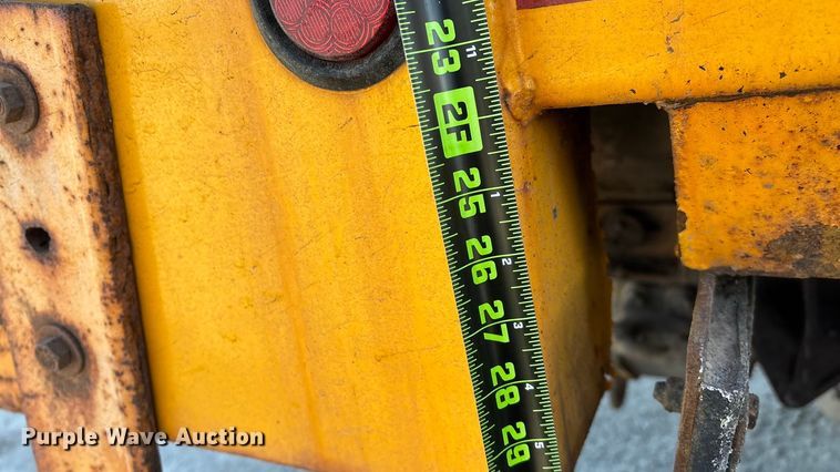 image for item FG0054 2006 International 7400 dump truck