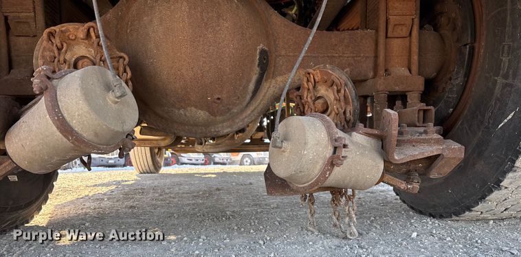 image for item FG0054 2006 International 7400 dump truck