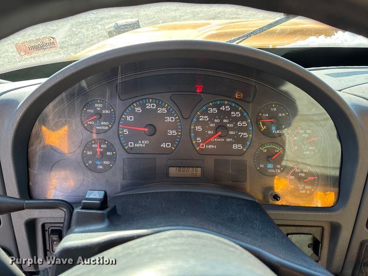 image for item FG0054 2006 International 7400 dump truck