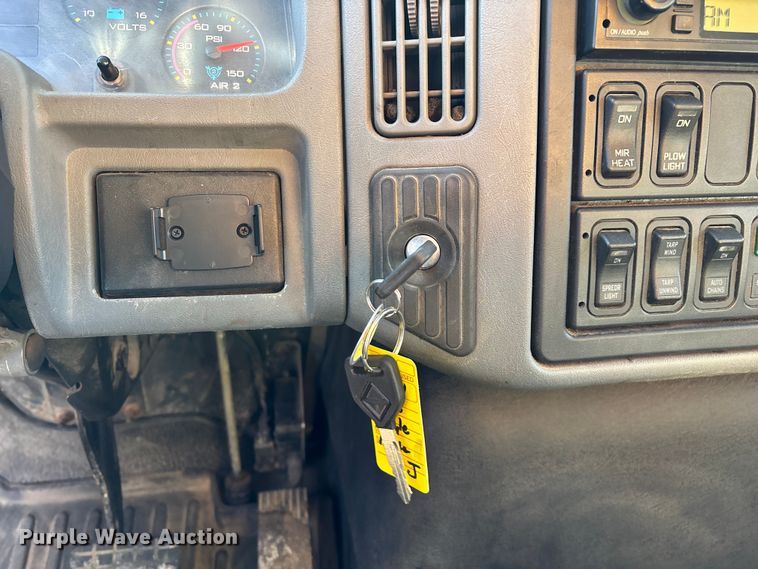 image for item FG0054 2006 International 7400 dump truck