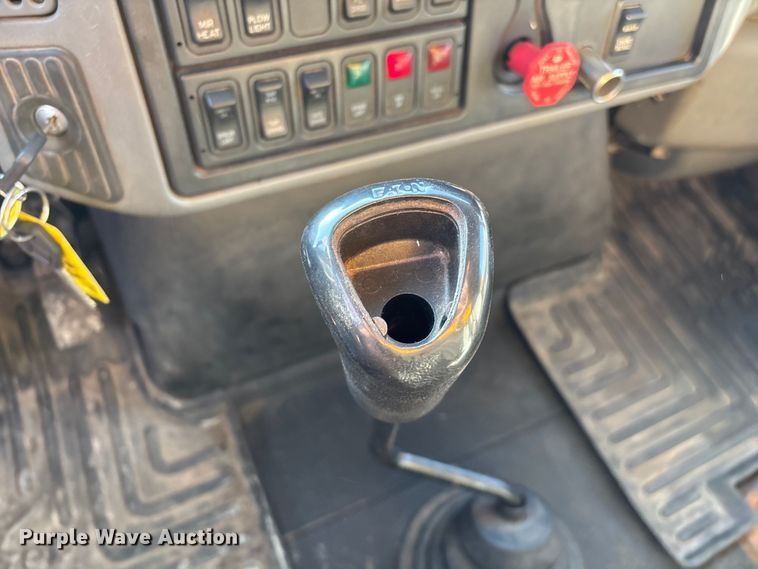 image for item FG0054 2006 International 7400 dump truck