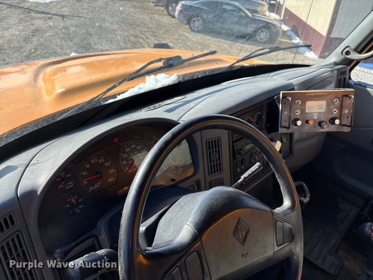 image for item FG0054 2006 International 7400 dump truck