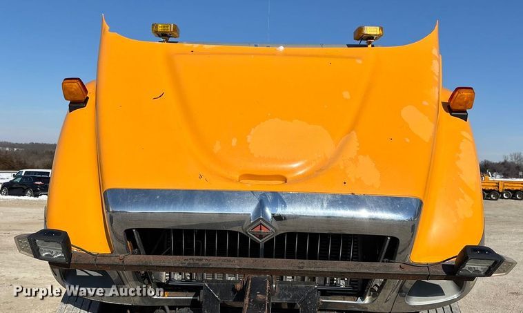 image for item FG0054 2006 International 7400 dump truck