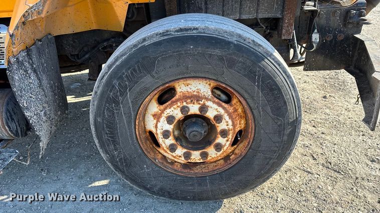 image for item FG0054 2006 International 7400 dump truck