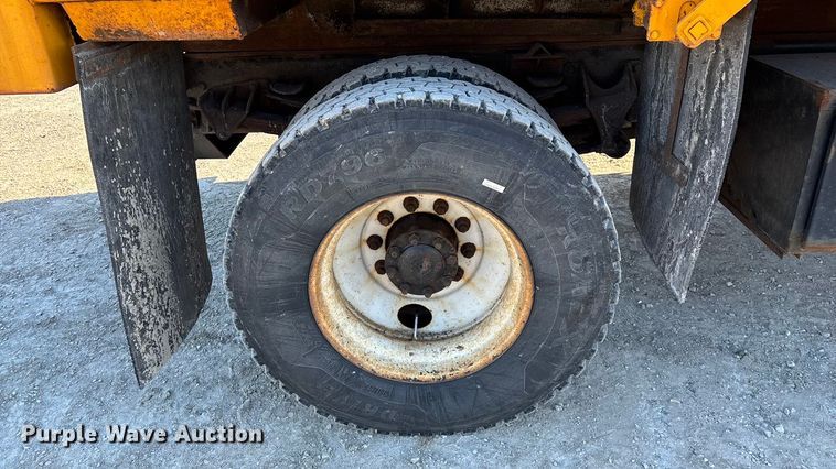 image for item FG0054 2006 International 7400 dump truck