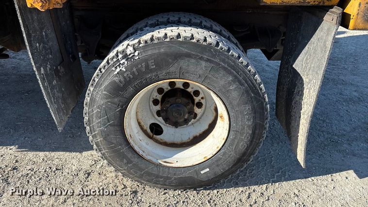 image for item FG0054 2006 International 7400 dump truck