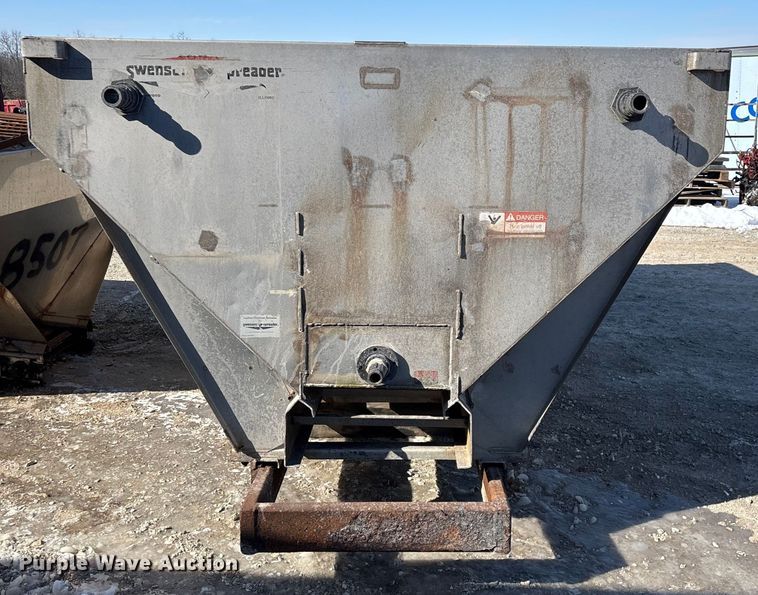 image for item FG0055 (6) spreader beds and (5) snow plows 