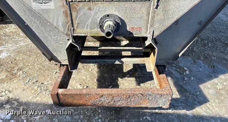 image for item FG0055 (6) spreader beds and (5) snow plows 