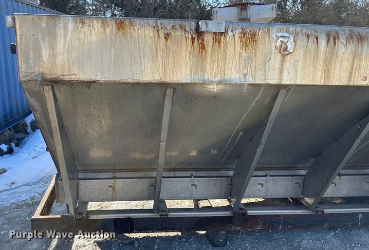 image for item FG0055 (6) spreader beds and (5) snow plows 