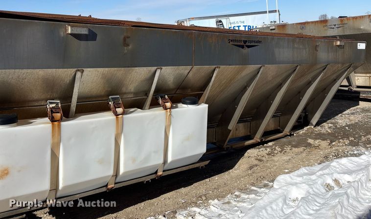image for item FG0055 (6) spreader beds and (5) snow plows 