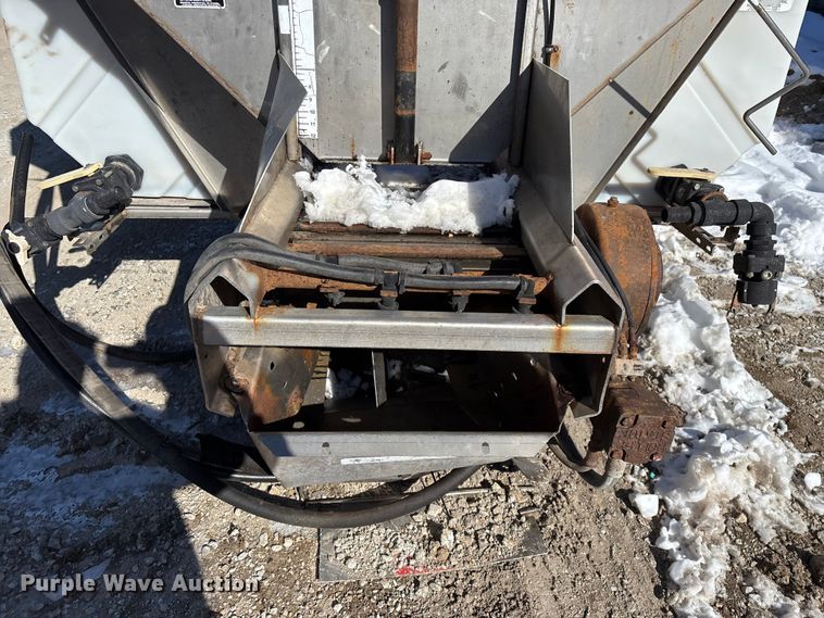 image for item FG0055 (6) spreader beds and (5) snow plows 