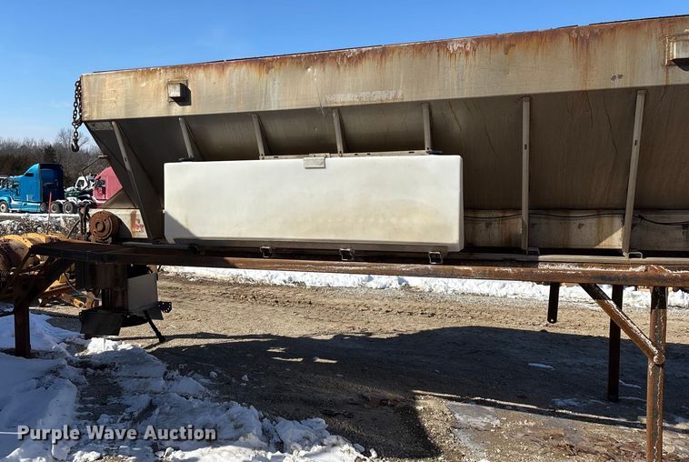 image for item FG0055 (6) spreader beds and (5) snow plows 