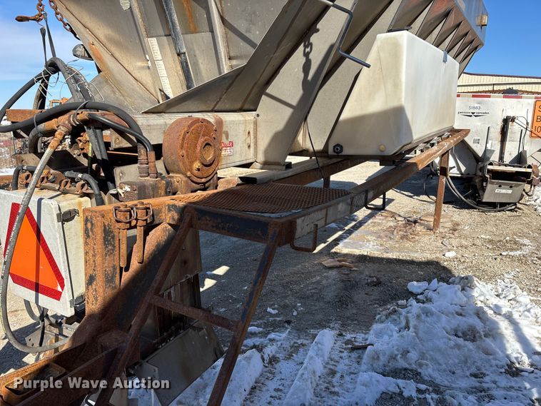 image for item FG0055 (6) spreader beds and (5) snow plows 