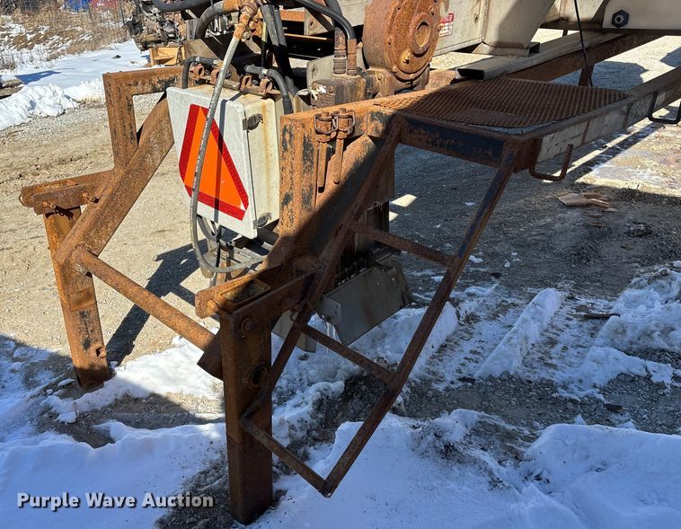 image for item FG0055 (6) spreader beds and (5) snow plows 