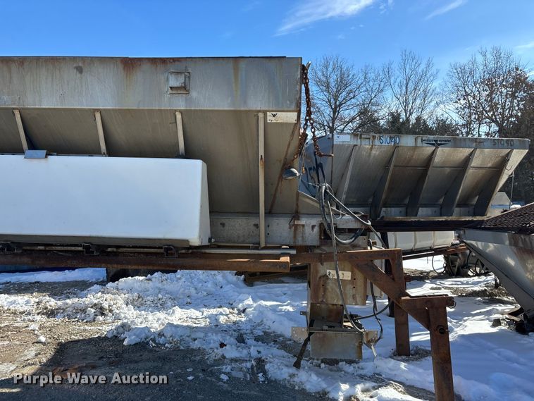 image for item FG0055 (6) spreader beds and (5) snow plows 