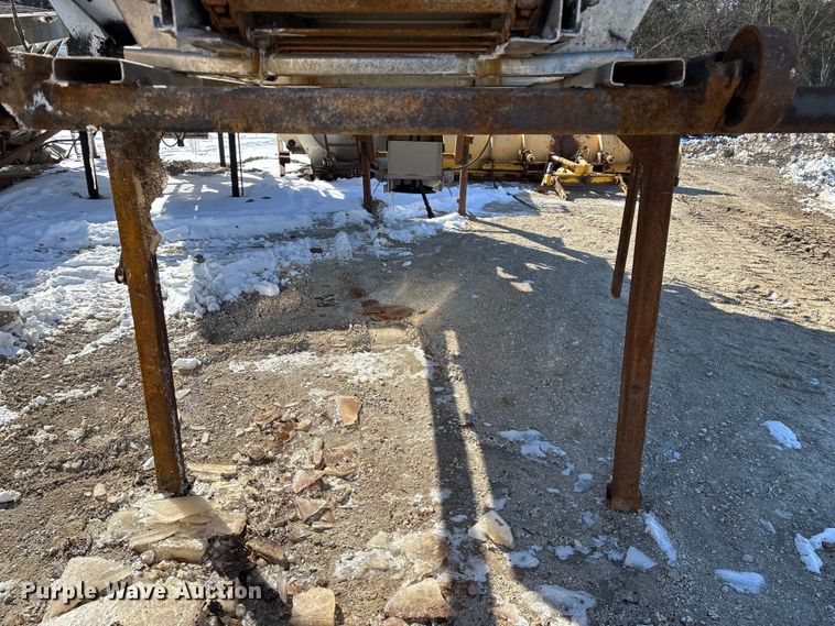 image for item FG0055 (6) spreader beds and (5) snow plows 