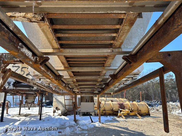 image for item FG0055 (6) spreader beds and (5) snow plows 