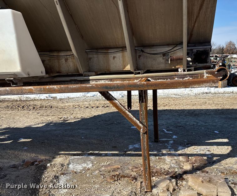 image for item FG0055 (6) spreader beds and (5) snow plows 