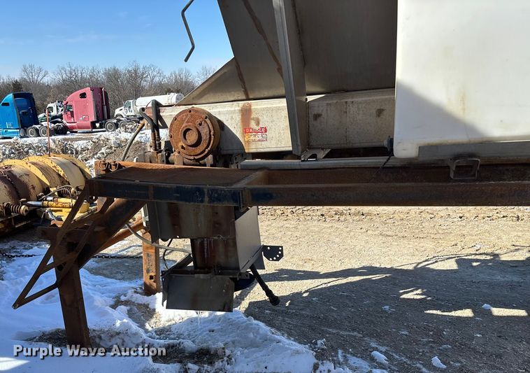 image for item FG0055 (6) spreader beds and (5) snow plows 