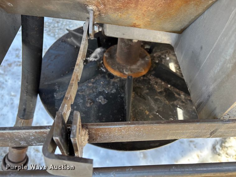 image for item FG0055 (6) spreader beds and (5) snow plows 