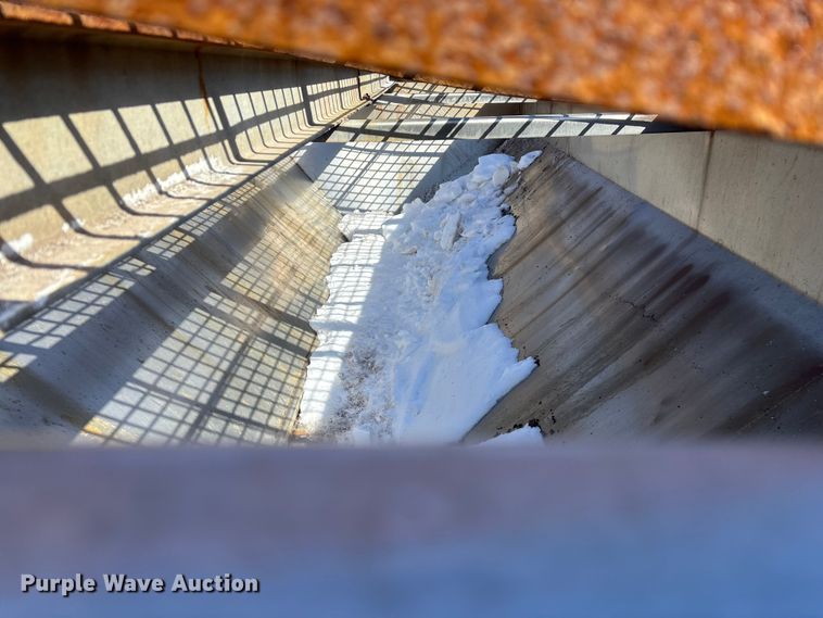 image for item FG0055 (6) spreader beds and (5) snow plows 