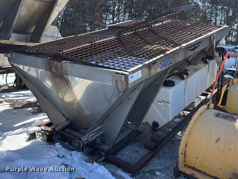 image for item FG0055 (6) spreader beds and (5) snow plows 