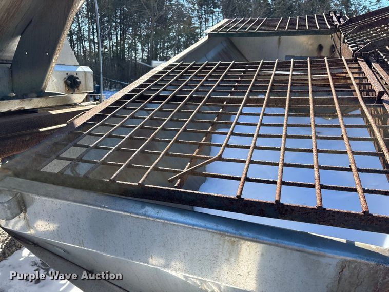 image for item FG0055 (6) spreader beds and (5) snow plows 