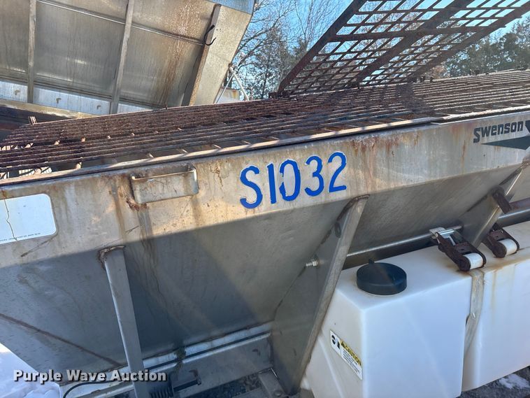 image for item FG0055 (6) spreader beds and (5) snow plows 