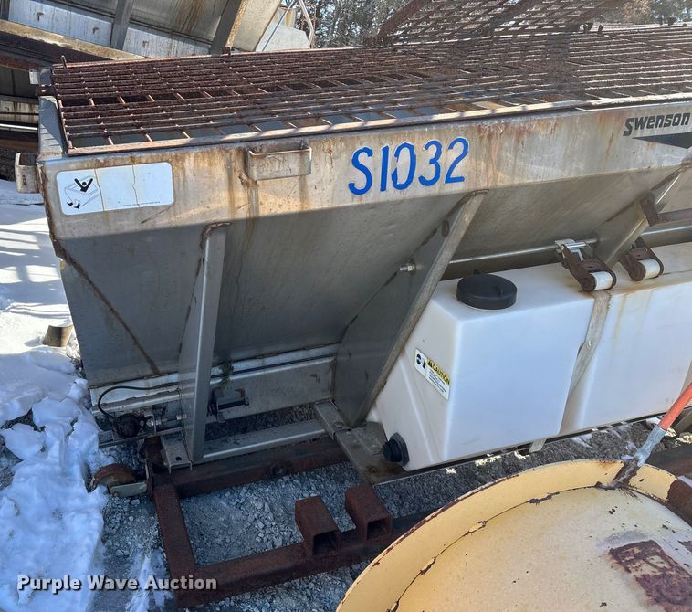 image for item FG0055 (6) spreader beds and (5) snow plows 