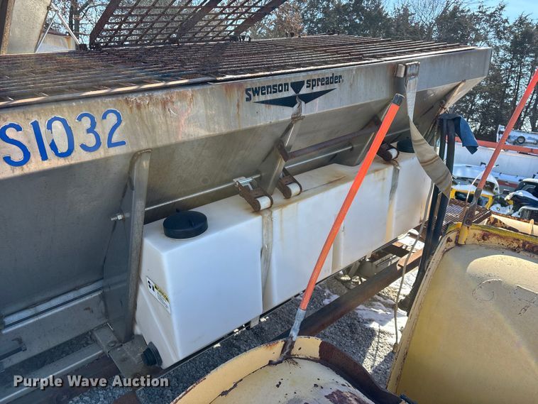 image for item FG0055 (6) spreader beds and (5) snow plows 