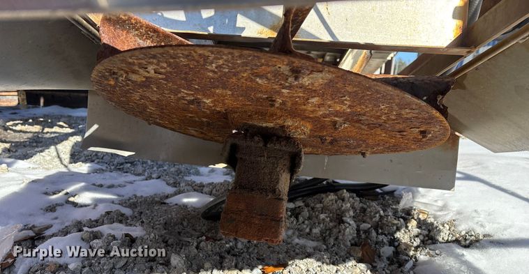 image for item FG0055 (6) spreader beds and (5) snow plows 