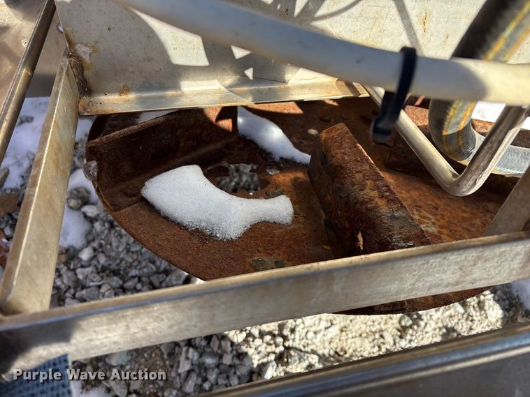 image for item FG0055 (6) spreader beds and (5) snow plows 